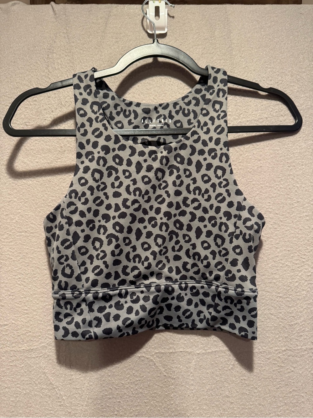ALFENIX Gray Leopard Print Crop Tank - Sleek Athletic Style